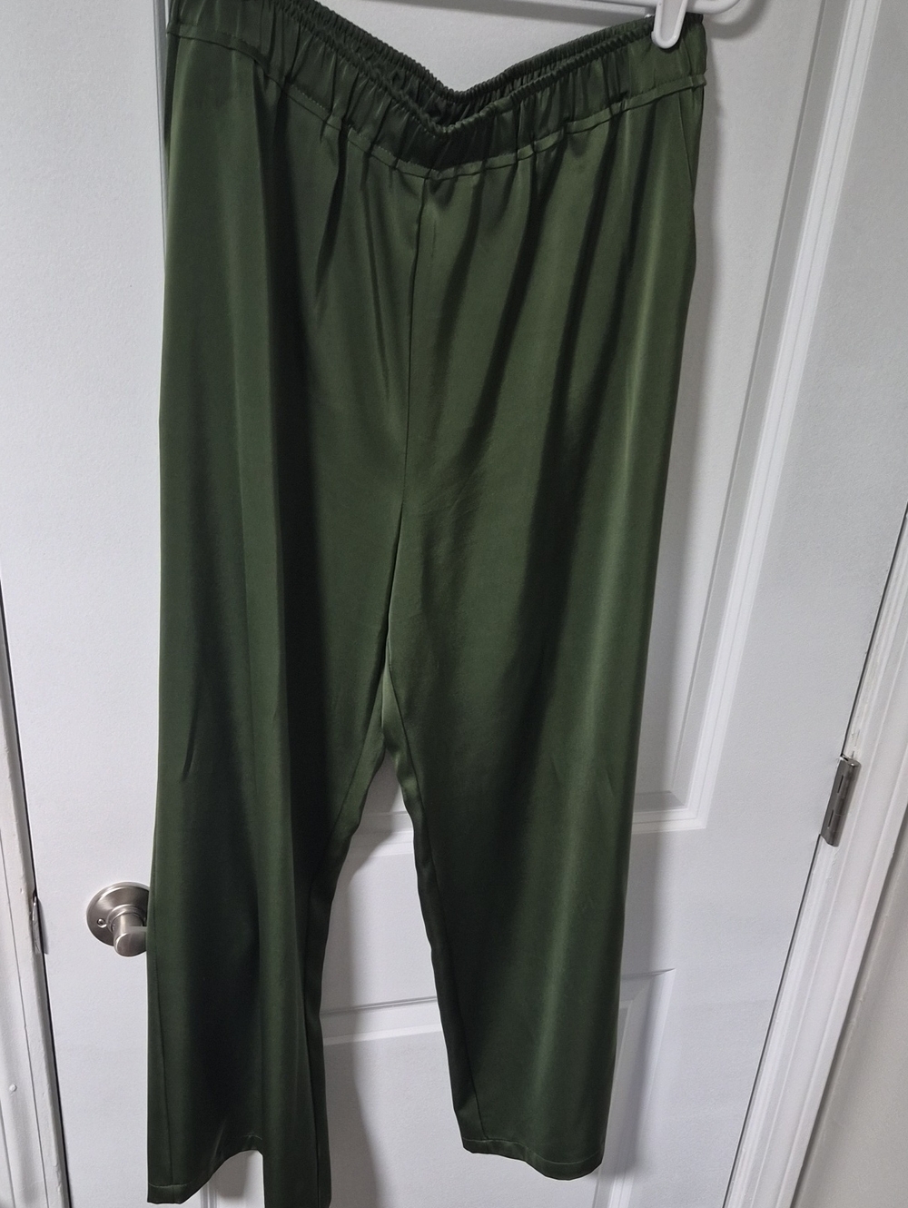 Straight-Leg Women’s Pants in Olive Green with Elastic Waist